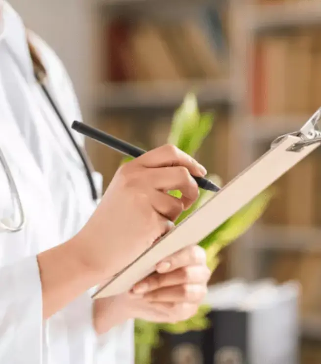 врач со стетоскопом